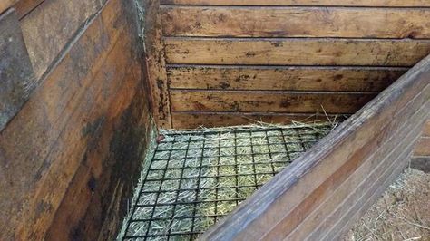 Equine product companies and do-it-yourself horse owners have come up with a variety of horse waterers and feeders. Corner Hay Feeder, Horse Feeder Diy, Hay Feeder For Horses, Horse Feeder, Horse Paddock, Horse Hay, Horse Barn Plans, Hay Feeder, Horse Trail