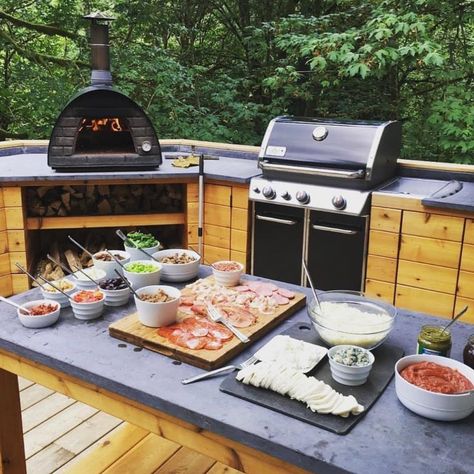 #pizzaoven #chefmode #cook #woodfiredoven #outdoordesign #luxurygifts #luxurygoods #patiodesign #outdoorliving #outdoorkitchen #authenticpizzaovens #woodoven #woodburningoven #outdooroven #outdoorcooking #patio #patiolife #fireplace #hardscape #patioandpizza Wood Fire Oven, Mobile Pizza Oven, Fire Oven, Authentic Pizza, Portable Pizza Oven, Oven Black, Wood Burning Oven, Wood Oven, Backyard Grilling