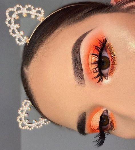 Thanksgiving Makeup, Fall Eyeshadow, Fall Eye Makeup, Orange Eye Makeup, Maquillage Yeux Cut Crease, Make Up Designs, Orange Eyeshadow, Orange Makeup, Fall Makeup Looks