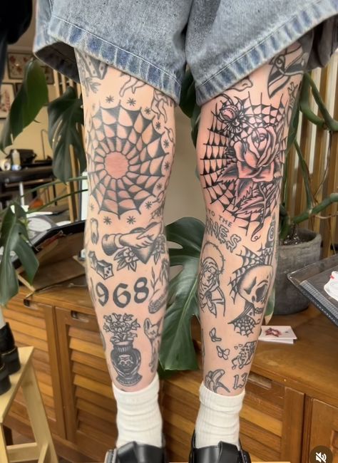 Thigh Tattoo Traditional, Thigh Tattoos Women Traditional, Traditional Calf Tattoo, Traditional Leg Tattoos Women, Knee Tattoo Women, Traditional Knee Tattoo, Back Of Leg Tattoos, Tattoos 2023, Leg Tattoos Women