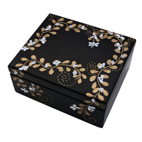 This exquisite Tea Box packs a lot of flavor! Includes 40 TAZO Tea Bags 10 Flavors: Wild Sweet Orange, Awake! Black Tea, Refresh Herbal Mint Tea, Passion Herbal Tea, China Green Tips Tea, Calm Chamomile Herbal Tea, Green Ginger Tea, Chai Black Tea, Earl Grey Tea,  Zen Green Tea Set with more than 2 dozen sparkling, Swarovski Crystals and hand painted by skilled artisans. No two pieces are alike. Each is a stunning work of art! Hand crafted in the U.S.A.! Hinged box measures 7" wide, by 4" tall Wooden Box Crafts, Tazo Tea, Hand Painted Wooden Box, Wooden Tea Box, Painted Jewelry Boxes, Painted Wooden Boxes, Creation Art, Jewelry Box Diy, Dekor Diy