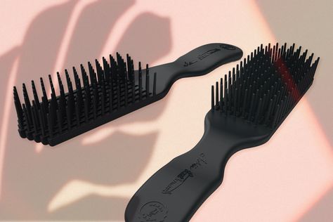 Hands Down, This Is the Best Detangling Brush I've Ever Used Brushes For Curly Hair, Refresh Curly Hair, Revive Curls, Felicia Leatherwood, Best Detangler, Best Detangling Brush, Twist Curls, Popular Hair, Wash Day