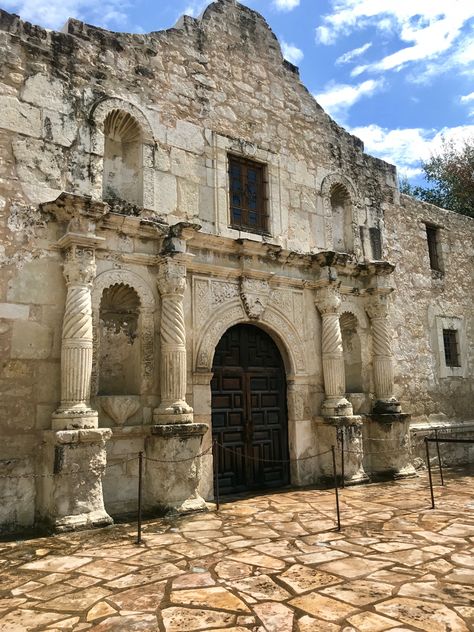 📍San Antonio, Texas | #travel #travelphotography #sanantonio #texas #texastravel #alamo Alamo Texas, San Antonio Texas Riverwalk, Alamo San Antonio, The Alamo San Antonio, Tower Of The Americas San Antonio, San Antonio Texas Skyline, San Antonio Texas Missions, The Alamo, San Antonio Texas