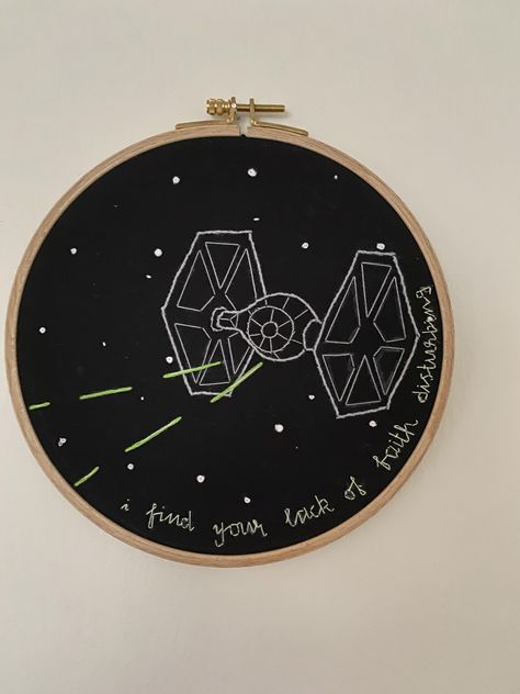 Star Wars Embroidery Patterns Free, Star Wars Hand Embroidery, Dr Who Embroidery Designs, Starwars Embroidery, Fandom Embroidery, Nerd Embroidery, Star Wars Embroidery Patterns, Geek Embroidery, Star Wars Cross Stitch Patterns Free