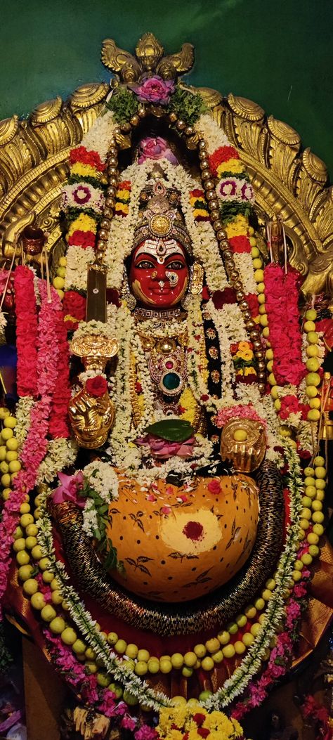 Maariyamman வராஹி அம்மன், Samayapuram Mariamman, Beautiful Eyes Pics, Shiva Painting, Wallpaper Nature Flowers, Wallpaper Nature, Lord Shiva Painting, Goddess Art, Nature Flowers