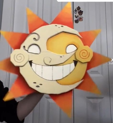 Sundrop Mask Tutorial Fnaf, Sun And Moon Mask Fnaf, How To Make Sundrop Mask, Sun Mask Fnaf, Sundrop Mask Tutorial, Sundrop And Moondrop Cosplay, Sun And Moon Mask, Sundrop Cosplay, Mascara Tutorial