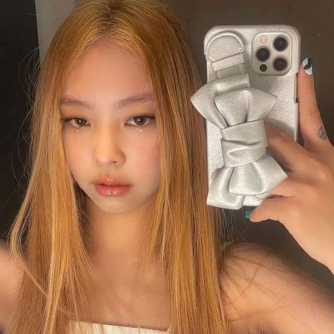 Orange Icons:), Bratz Girls, Jennie Icon, Blackpink Icons, Hair Icon, Jennie Kim Blackpink, Jennie Lisa, Orange Hair, Ginger Hair