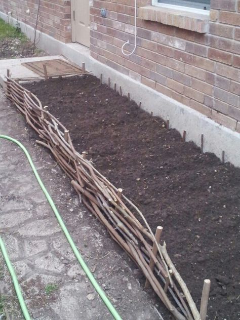 Twig fence and garden my honey made :) Garden Sticks Diy, Schoolhouse Exterior, Natural Fencing, Twig Fence, Twig Trellis, Farmhouse Gardens, Raised Garden Beds Diy Vegetables, Twig Crafts, Bamboo Privacy