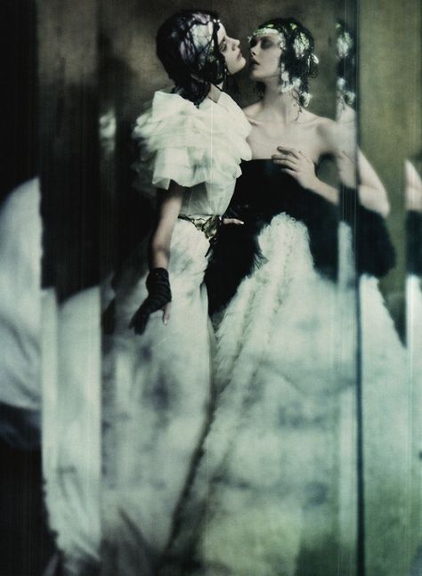 Fashion Photography Editorial Vogue, Jean Paul Goude, Sarah Moon, Frida Gustavsson, Freja Beha Erichsen, Vogue Editorial, David Sims, Mario Sorrenti, Paolo Roversi