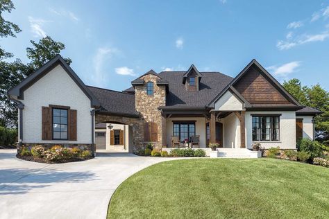 Exterior French Country Homes, One Story House Exterior Modern, Modern French Country Exterior Homes, Contemporary French Country, French Country Home Exterior, French Country House Exterior One Story, French Country Home Plans, French Ranch Style Homes, French Country Style Homes