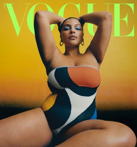 Nadine Ijewere, Paloma Elsesser, Plus Size Posing, Swimwear Shoot, Plus Zise, Mode Editorials, Curve Model, Photographie Portrait Inspiration, Vogue Spain