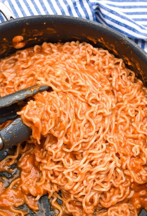 Tomato Soup Ramen - The Quicker Kitchen Tomato Ramen Recipe, Tuna Ramen, Tomato Ramen, Ramen Dinner Recipes, Pasta Tomato Soup, Roman Noodles, Ramen Soup Recipes, Ramen Dinner, Ramen Hacks