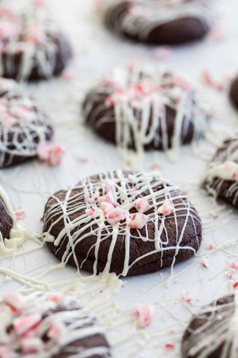 Chocolate mint patties Peppermint Mocha Cookies, Mocha Cookies, Chocolate Peppermint Cookies, Vegan White Chocolate, Candy Cane Cookies, Vegan Candies, Baking Goods, Peppermint Cookies, Drop Cookies