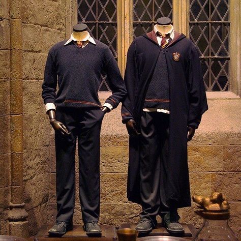 Harry Potter Sewing Projects, Hp Uniform, Harry Potter Sewing, Hufflepuff Outfit, Harry Potter Cursed Child, Student Costume, Warner Bros Studio Tour, Harry Potter Oc, Uniform Ideas