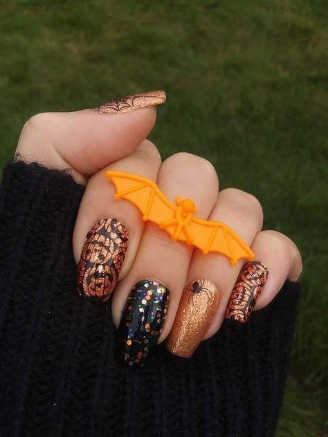 Halloween Nails Color Street, Color Street Halloween Combos, Color Street Halloween, Mani Inspiration, Nails Color Street, Halloween Nail Colors, Nail Combos, Witchy Nails, Halloween Color