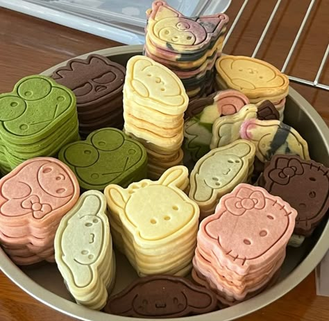 Desserts Cute, Aesthetic Sweets, Cute Cookie Ideas, Kawaii Desserts Aesthetic, Kawaii Cookies Recipes, Cookies Cute, Cute Cookies Aesthetic Korean, Cute Food Sanrio, Sanrio Dessert Aesthetic