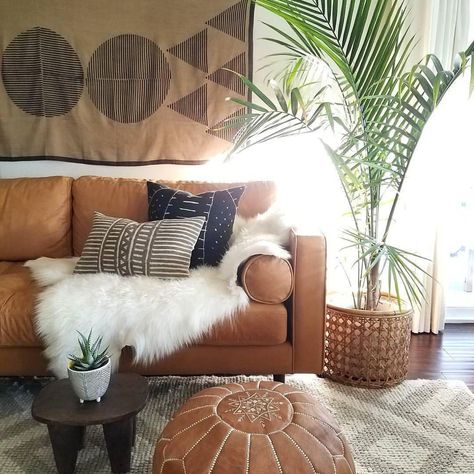 980 Likes, 9 Comments - East Perry (@eastperry) on Instagram: “May you all have a restful evening ❤️❤️ ❤️happy weekend (thanks @shop.myhavenhome for including us…” Bohemian Furniture, Sheep Skin, Carpet Styles, Beige Carpet, Sheepskin Rug, Carpet Colors, Rug Natural, Couches Living Room, Lounge Room