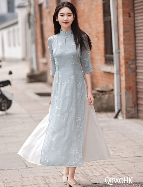 Traditional Chinese Dress Cheongsam, Pink Qipao, Blue Qipao, Chinese Dress Modern, Chinese Long Dress, Traditional Vietnamese Wedding, Pale Blue Dress, Chinese Cheongsam Dress, Pale Blue Dresses