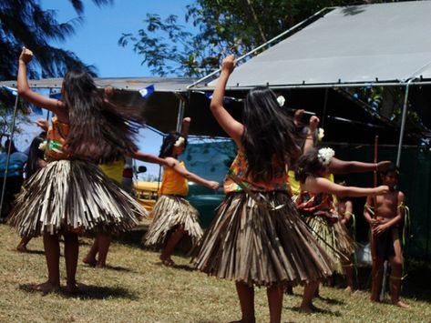 Chamorro Culture, Guam Island, Crystal Radio, Polynesian Dance, Us Independence Day, People Crowd, Oceania Travel, Indigenous Americans, Pacific Islands