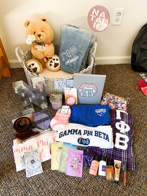 Twins Big Little Reveal, Big Lil Baskets Ideas, Cute Big Little Baskets, Big Little Gifts Basket, Little Sorority Baskets, Big Little Basket Fillers, Big Little Room Decorations Sorority, Sorority Basket Ideas, Big Little Basket Theme