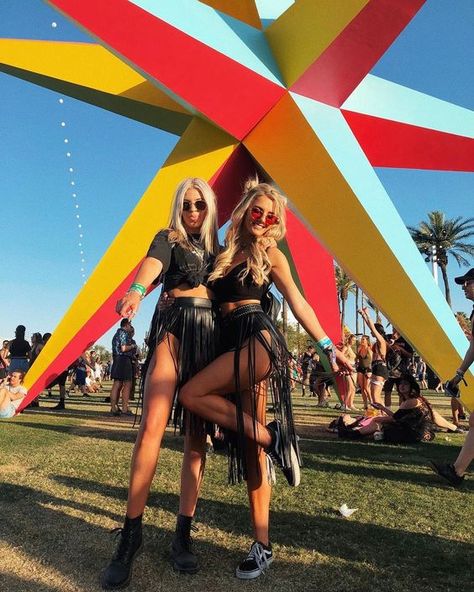 Hangout Fest Outfit, Electro Festival Outfit, Coachella Accessories, Mode Coachella, Look Da Festival, Coachella Concert, Coachella 2018, Festival Outfit Inspiration, Coachella Looks