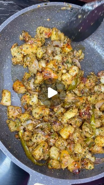 K Akhil Kumar on Instagram: "Potato 🥔 curry leaves fry😋/ కరివేపాకు ఆలుగడ్డ ఫ్రై😋 Potatoes fry recipe 😋/ Ullagadda vepudu with curry leaves powder
Pls follow @soul_taker_foodie 
#potato #potatoesfry #alufry #alufry❣️❣️ #alufry🥔 #curryleavesfry #alugaddavepudu #alugaddavepudu #alugaddarecipes #potatoerecipes #foodie #foodiegram #trendingreels #instagood #instagoods #viral #vegrecipes #follow" Curry Leaves Powder, Soul Taker, Fried Potatoes Recipe, Fried Potato, Potato Curry, Fried Potatoes, Curry Leaves, Veg Recipes, Potato