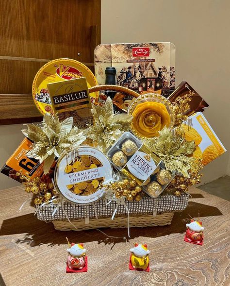 Parcel Lebaran Hampers, Client Gift Baskets, Eid Hampers, Xmas Hampers, Luxury Hampers, Bridal Gift Wrapping Ideas, Holiday Baskets, Creative Wedding Gifts, Wedding Gifts Packaging