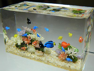 Resin Aquarium, Miniature Aquarium, Nothing Changes, Diy Doll Miniatures, Polymer Clay Miniatures, Diy Resin Art, Diy Resin Crafts, Miniature Crafts, Mini Things