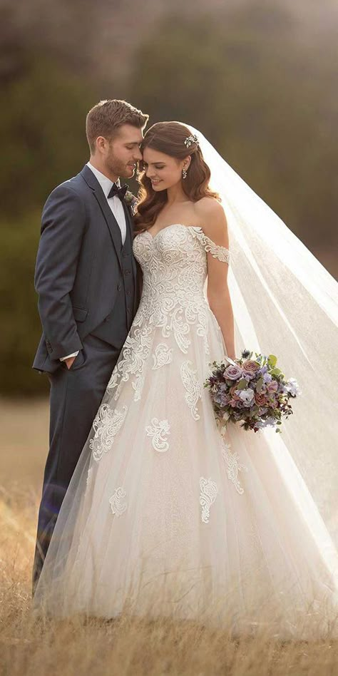 #weddingposes Wedding Dresses For Fall, Wedding Fotos, Dresses For Fall, Wedding Portrait Poses, Celebrity Wedding Dresses, Creative Wedding Photo, Photos Poses, Wedding Dress Guide, Essense Of Australia