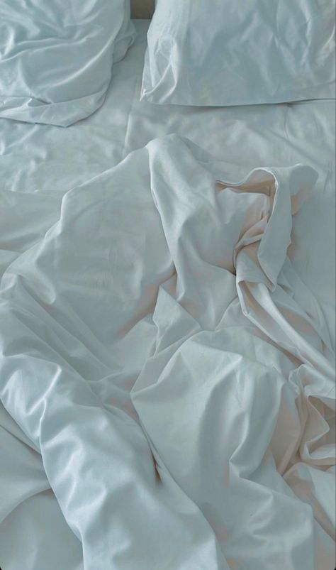 Bed Sheet Aesthetic, Aesthetic Bed Sheets, Sheet Aesthetic, Silk Bed Sheets, Silk Bed, Aesthetic Bed, White Sheet, Silk Bedding, White Silk