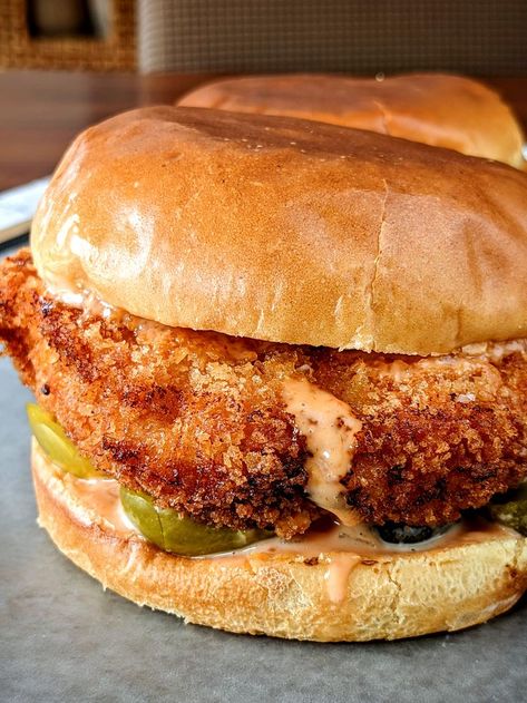 Sweet Chili Chicken Sandwich, Asian Chicken Sandwich, Bang Bang Chicken Sandwich, Chicken Thigh Sandwich, Chicken Parmesan Sandwich, Easy Suppers, Yummy Sandwiches, Sweet Chili Chicken, Bang Bang Chicken