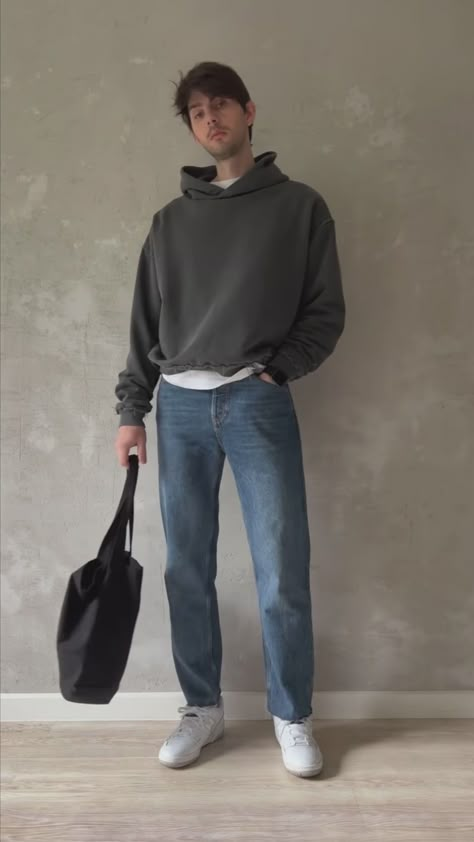 Aesthetic Hoodie Outfit Men, Smart Casual Men Outfit Korean, Minimal Street Style Men, Minimal Men Outfit, Minimalist Fits Men, Relaxed Style Outfits Men, Men Normcore, Mens Crewneck Outfit, Uniqlo Mens Outfit