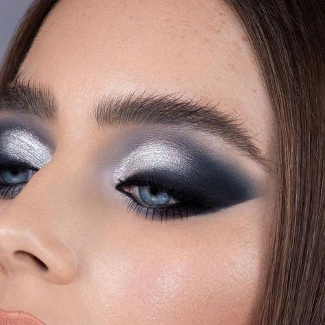 Gray Transition, Eye Crayon, Blackest Black, Black Makeup, Natasha Denona, Glam Look, Glam Looks, Eye Pencil, Eyeshadow Palette