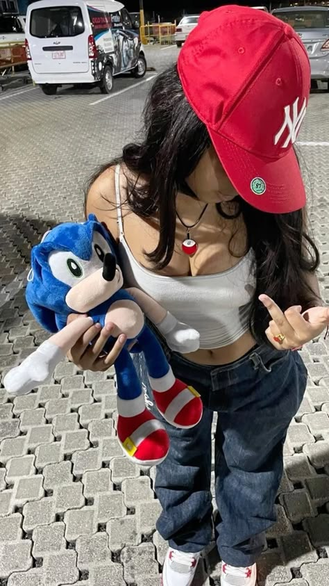 Chica Chola, Estilo Cholo, Swag Girl Style, Foto Poses, Tomboy Style Outfits, Girl Swag, Swag Style, Cute Swag Outfits, Tomboy Fashion