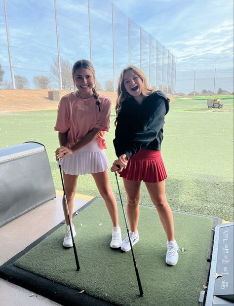 Cute Golf Poses, Top Golf Pictures, Preppy Golf Aesthetic, Golf Girlfriend Aesthetic, Preppy Golf Outfit, Top Golf Aesthetic, Top Golf Birthday, Golfing Instagram Pictures, Cute Golf Hairstyles