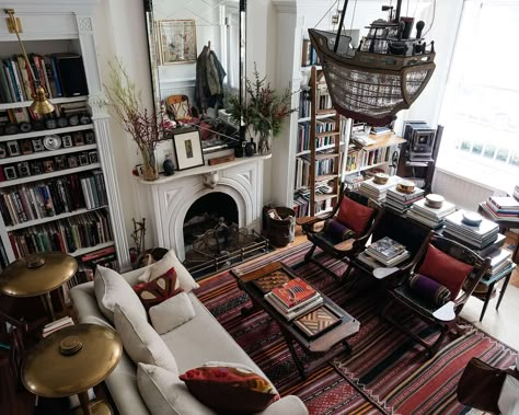 Home With Tall Ceilings, Brownstone Interiors, Nyc Brownstone, Nyc Townhouse, Townhouse Interior, Brooklyn Brownstone, Brooklyn Apartment, Brooklyn Heights, New York Apartment