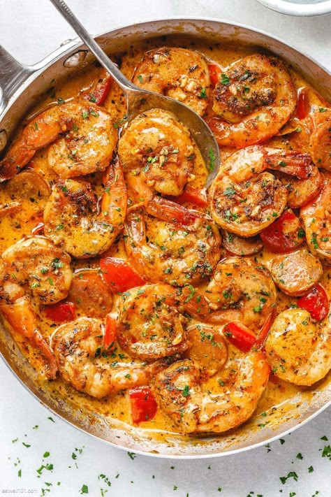 Cajun Shrimp and Sausage in Creamy Pepper Sauce - #cajun #shrimp #sausage #recipe #eatwell101 - Incredibly easy but packed with such amazing cajun flavor! - #recipe by #eatwell101 Sausage And Shrimp Recipes, Sausage Skillet Recipe, Dinners Slow Cooker, Cajun Shrimp Recipes, Shrimp And Sausage, Cajun Sausage, Shrimp Sausage, Slow Cooker Dinners, Cajun Dishes