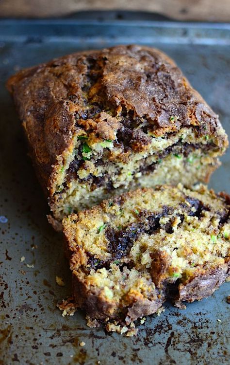 Yammie's Noshery: Cinnamon Swirl Zucchini Bread {With Gluten Free Option} Bread With Yogurt, Gluten Free Zucchini Recipes, Cinnamon Zucchini Bread, Zucchini Banana Bread Recipes, Gluten Free Zucchini Bread, Zucchini Recipes Dessert, Fat Bomb Recipes, Zucchini Banana, Zucchini Banana Bread