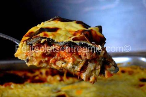 Recette de la vraie moussaka grecque | Petits Plats Entre Amis Mango Desserts, Vegetable Drinks, Chicken Crockpot Recipes, Healthy Eating Tips, Dinner Dishes, Crockpot Chicken, Meat Dishes, Healthy Nutrition, Greek Recipes