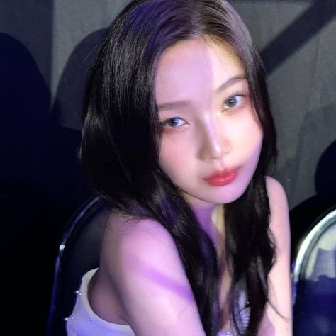 red velvet joy icon Site Models, Joy Instagram, Joy Rv, Joy Red Velvet, Girl Energy, Park Sooyoung, Velvet Heart, Red Velvet Joy, Manx