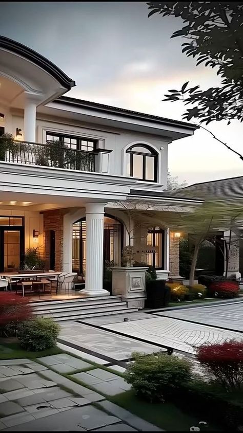 Nice House Exterior, Big Beautiful Houses, House Exterior Colors Schemes Modern, Villa Exterior Design, House Projects Architecture, House Exterior Wall Design, Villa Di Lusso, 2 Storey House Design, Bungalow Style House Plans