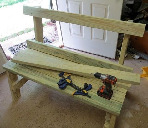 How to Make the Back of the Bench 2x4 Bench, Diy Furniture Chair, Garden Bench Diy, Diy Bench Outdoor, Upcycled Furniture Diy, Outdoor Furniture Plans, Diy Garden Furniture, Diy Bench, Diy Sofa