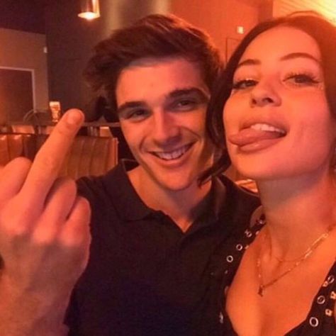 Euphoria aesthetic Euphoria Cast, Uk Icon, Good Couple, Euphoria Fashion, Alexa Demie, Jacob Elordi, October 21, Style Clothes, Fav Celebs