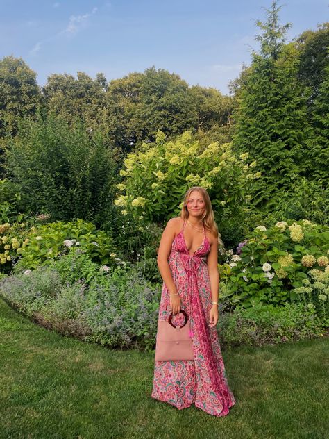 Long flowy dress, hamptons, beach, summer, graduation dress, blonde hair, long layers and face framers, hair style, photo inspo, outfit inspo, travel #summer #summerlook #fashioninspo #travel #outfits #preppy #fashion #hamptons #photoidea Long Flowy Sundress, Blonde Hair Long Layers, Long Flowy Summer Dress, Face Framers, Hair Long Layers, Mia Outfits, Long Flowy Dresses, Blonde Hair Long, Spring Break Dress