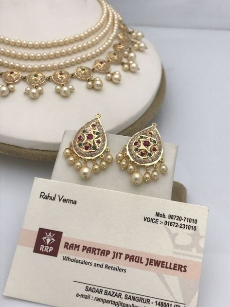 Elegant Jewelry Classy Gold, Moti Gold Necklace, Rajputi Jewellery Royal Set, Hyderabadi Jewellery, Hyderabadi Jewelry, Indian Jewelry Earrings, Jewelry Set Design, Designer Handmade Jewellery, Antique Jewelry Indian