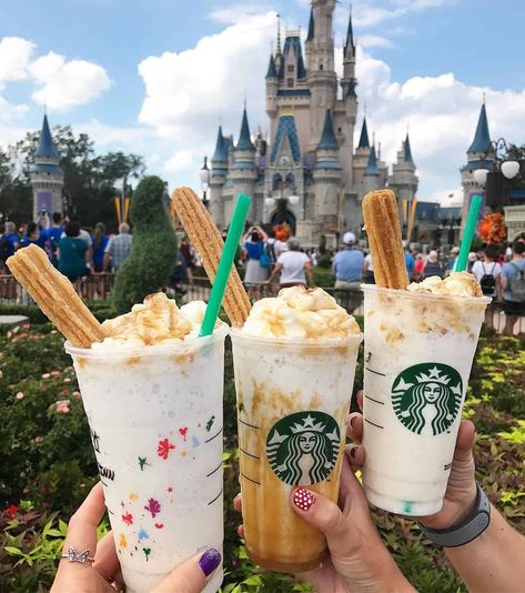 Best Food At Disneyland, Food At Disneyland, Best Disneyland Food, Disneyland Snacks, Disney Desserts, Disney Cute, Disneyland Food, Disney Treats, Disney World Food