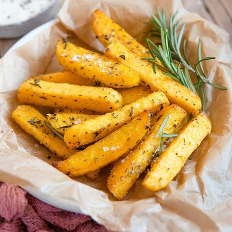 Polenta Fries Baked, Polenta Frita, Italian Side Dishes, Baked Polenta, Healthy Fries, Polenta Fries, How To Cook Polenta, Kitchen Italian, Stuffed Tomatoes