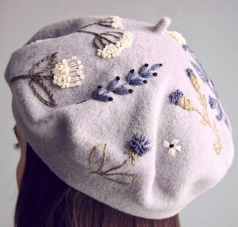 Cute Beret, Beret Pattern, Sewing Embroidery Designs, Beret Hat, Head Accessories, Cute Hats, Dream Clothes, Fashion Help, Minimal Fashion