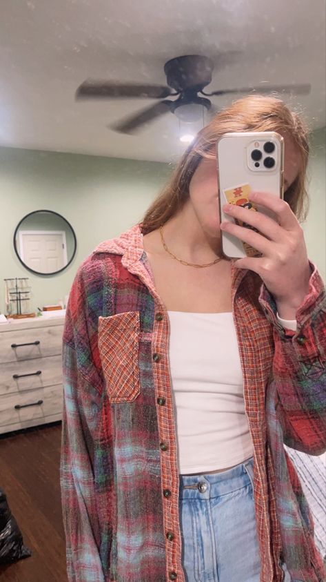 Urban Outfitters flannel outfit, cute fall outfit Casual Jean Outfits, Outfit With Flannel, Cute Flannel Outfits, Flannel Outfits Fall, Urban Outfitters Flannel, Flannel Outfit, Fall Flannel, Flannel Outfits, Outfit Cute