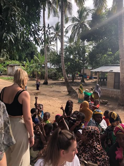 Charity Aesthetic Africa, Living In Africa Aesthetic, Volunteer Travel Aesthetic, Helping Kids Aesthetic, Travel Volunteer Aesthetic, Volunteering Abroad Aesthetic, Living In Africa, Africa Mission Trip Aesthetic, Voulenteer Aesthetic